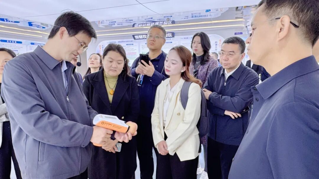 共話合作 共創機遇丨國際企業代表團一行走進奧譜天成參觀交流